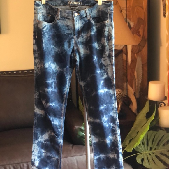 New York & Company Low Rise Skinny Tie Dye Jeans - Picture 3 of 14